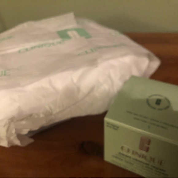 Clinique face cream - Picture 3 of 3